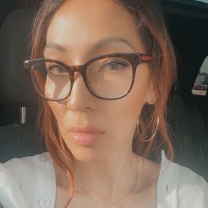 Meet your Posher, Connie